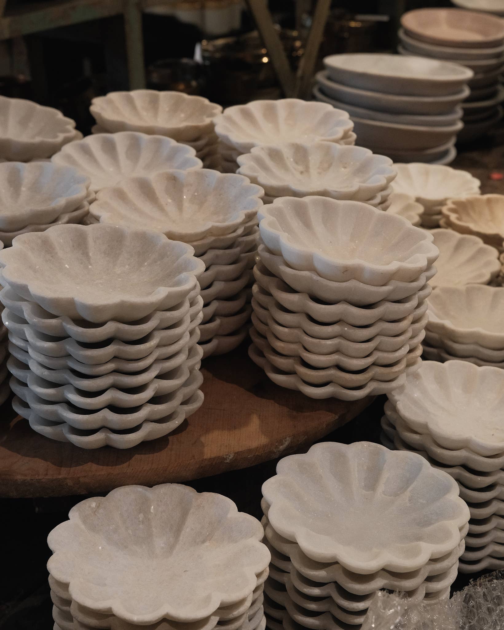 Golden Oldies Antiques - Wholesale Decorative Plate/Dish/Bowl - Scalloped Shaped Marble Bowl 6"3