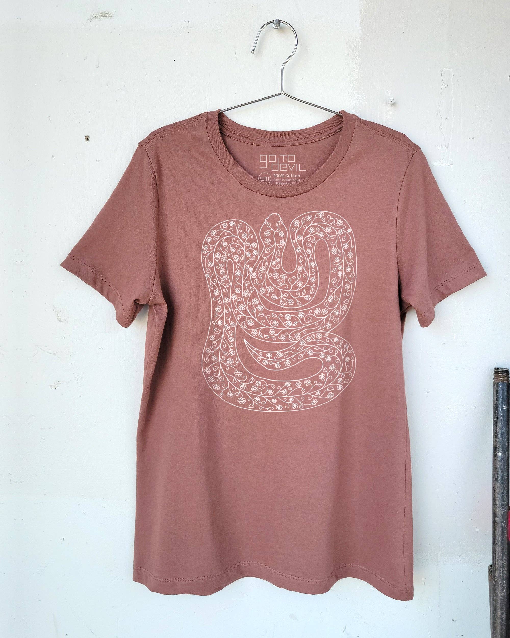 Go To Devil – T-shirt estampada - Mulher por atacado – Cobra Tee Gola Tripulante Feminina3