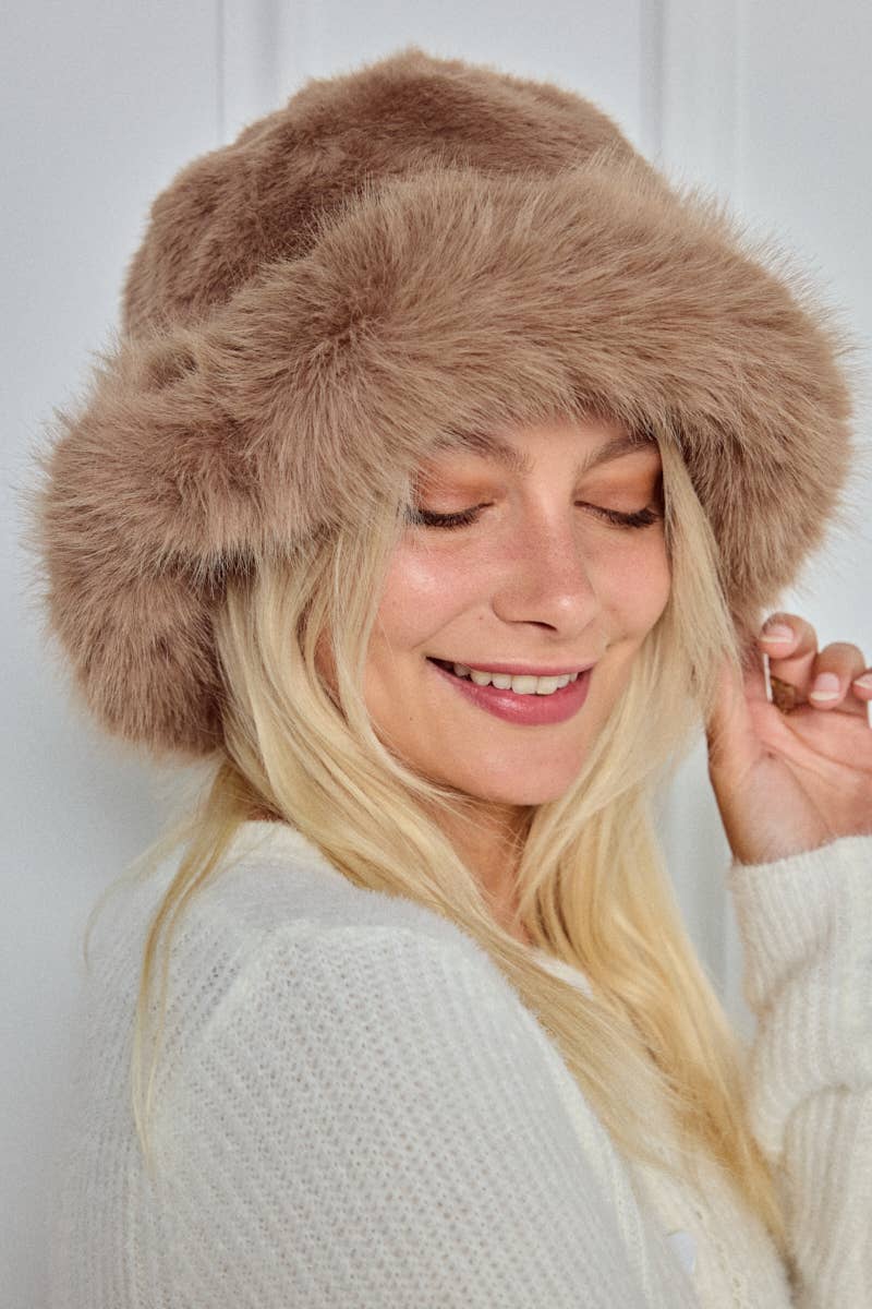 BYREN | ÉLINE L'ATELIER - Wholesale Beanie - Women's - Solid Faux Fur Russian Hat (Ushanka) MJ216SD4