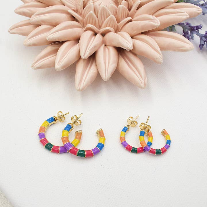Aretes con pendiente de esmalte de colores para venta al por mayor de Cherie by Cherie