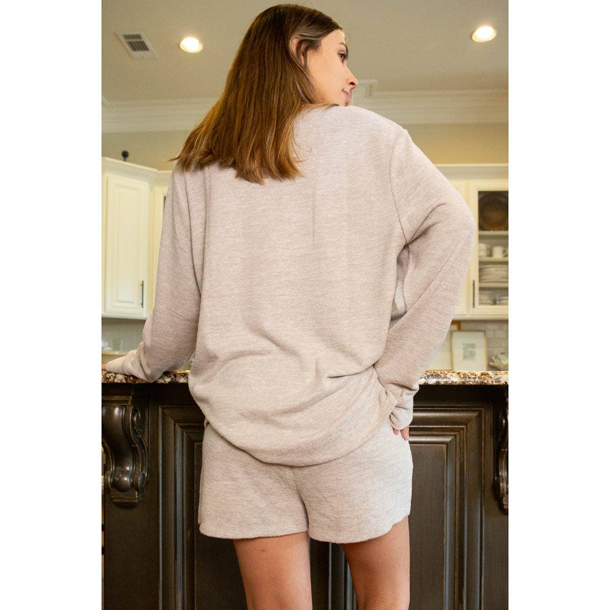 The Royal Standard - Wholesale Loungehemd - Dames - High Low Trui van geborsteld Hacci taupe -Asst.3