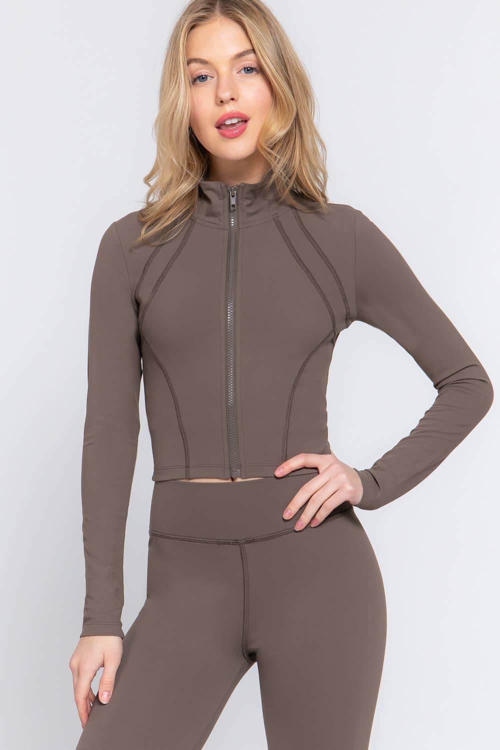 Active Basic | Active USA – Casaco de desporto - Mulher por atacado – Casaco de Treino com Fecho de Correr e Gola Alta de Manga Comprida50