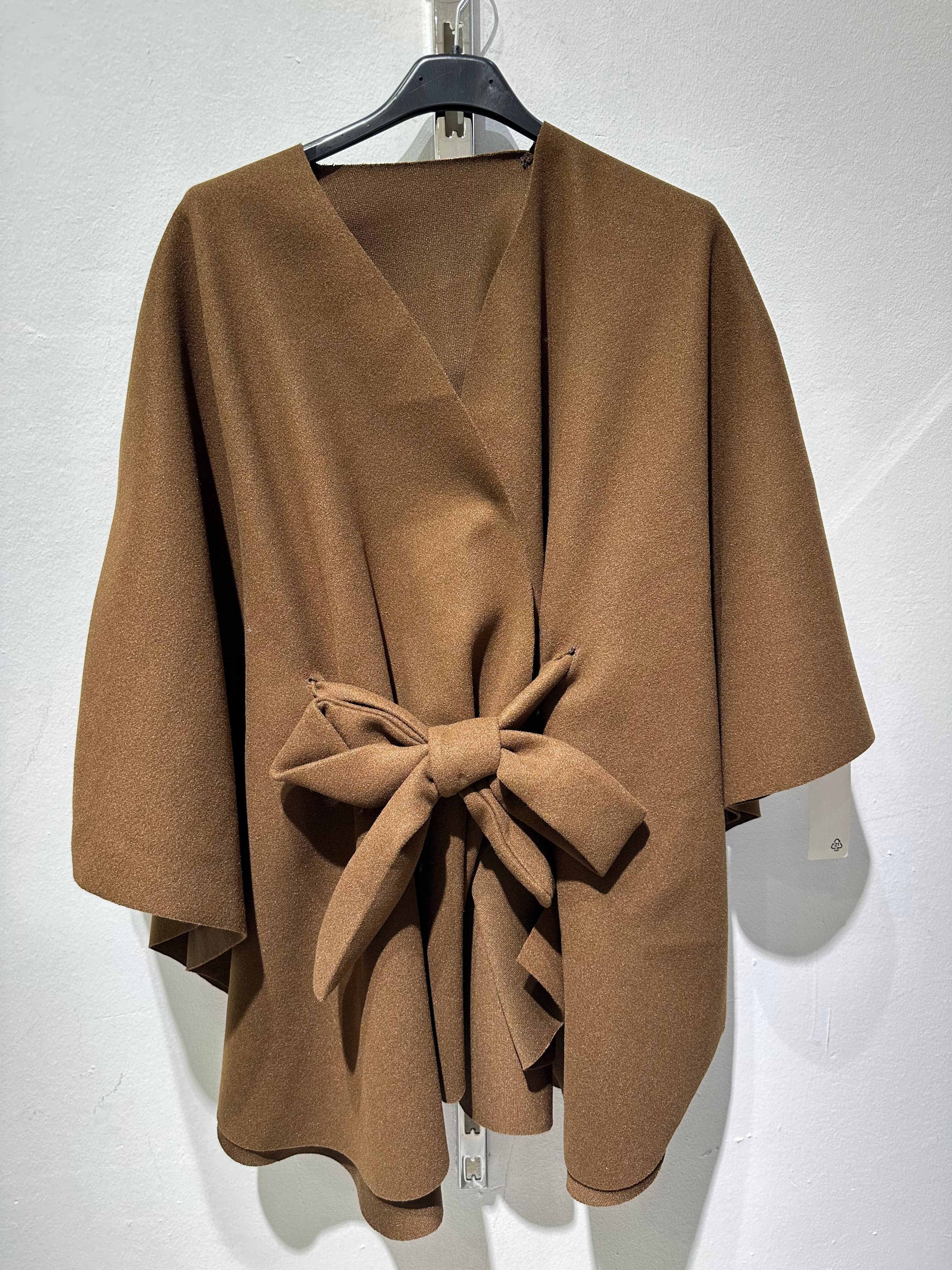 Only Yuan - Wholesale Poncho - Women's - ref 30843 poncho0