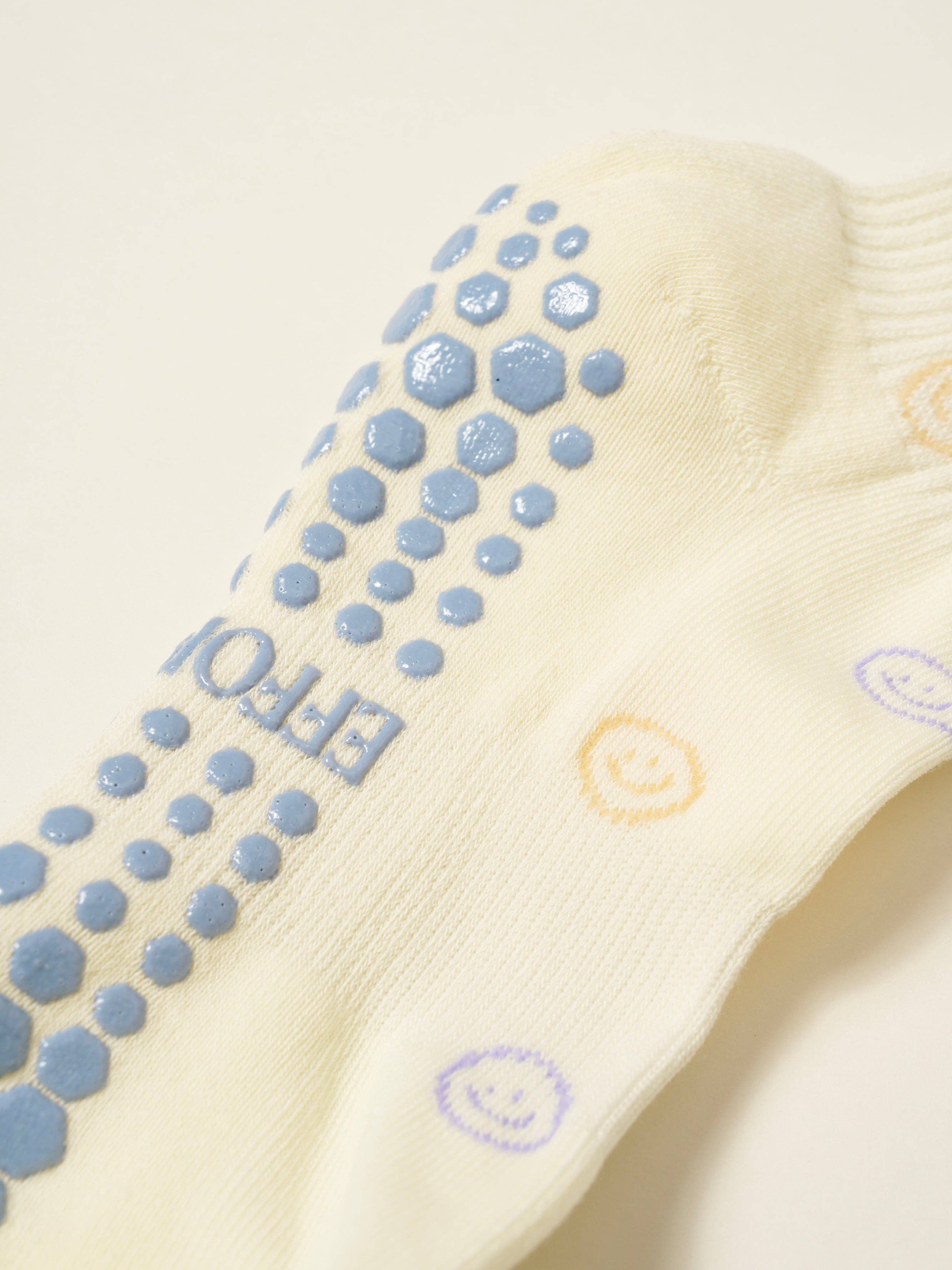 Effortless Club - Vente Chaussettes – femme - Chaussettes de Pilates à Volants avec Smiley 😊6