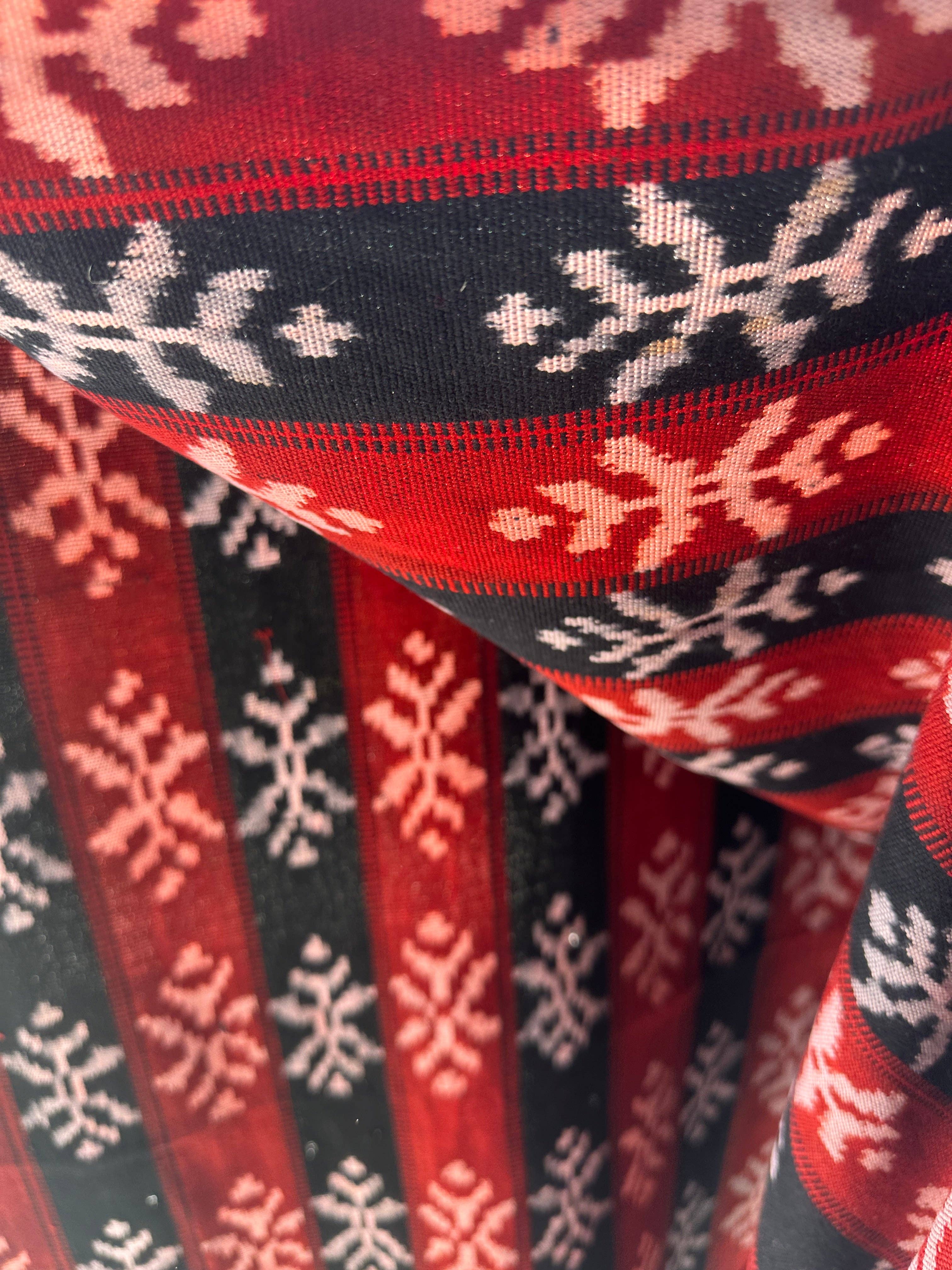 Office Objets - Wholesale Coverlet - Ikat, traditional Indonesian fabric from the island of Savu (Timor) red and black 2m25x751