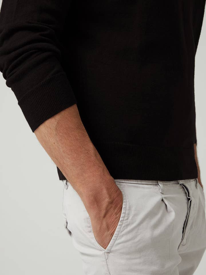 ALTONADOCK - Wholesale Knit Sweater - Men's - Fine Black Jersey1