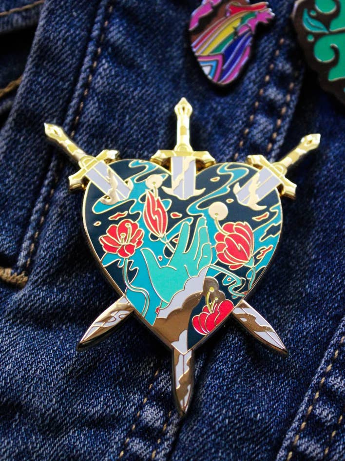 Épinglette de collection en émail Three of Swords pour la vente par YAMZ: World of Color