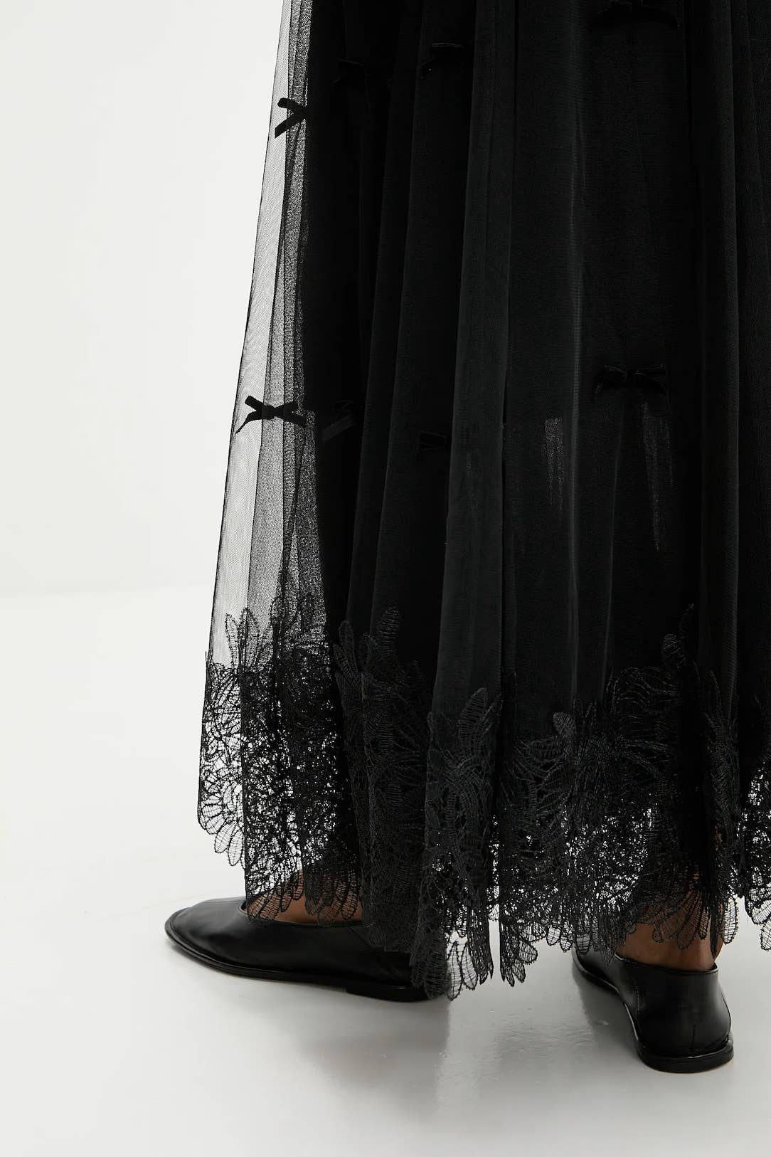 CHOKLATE PARIS – Engroshandel Nederdel - Dame – Lang tylskørt med sløjfer og broderi - CK083874