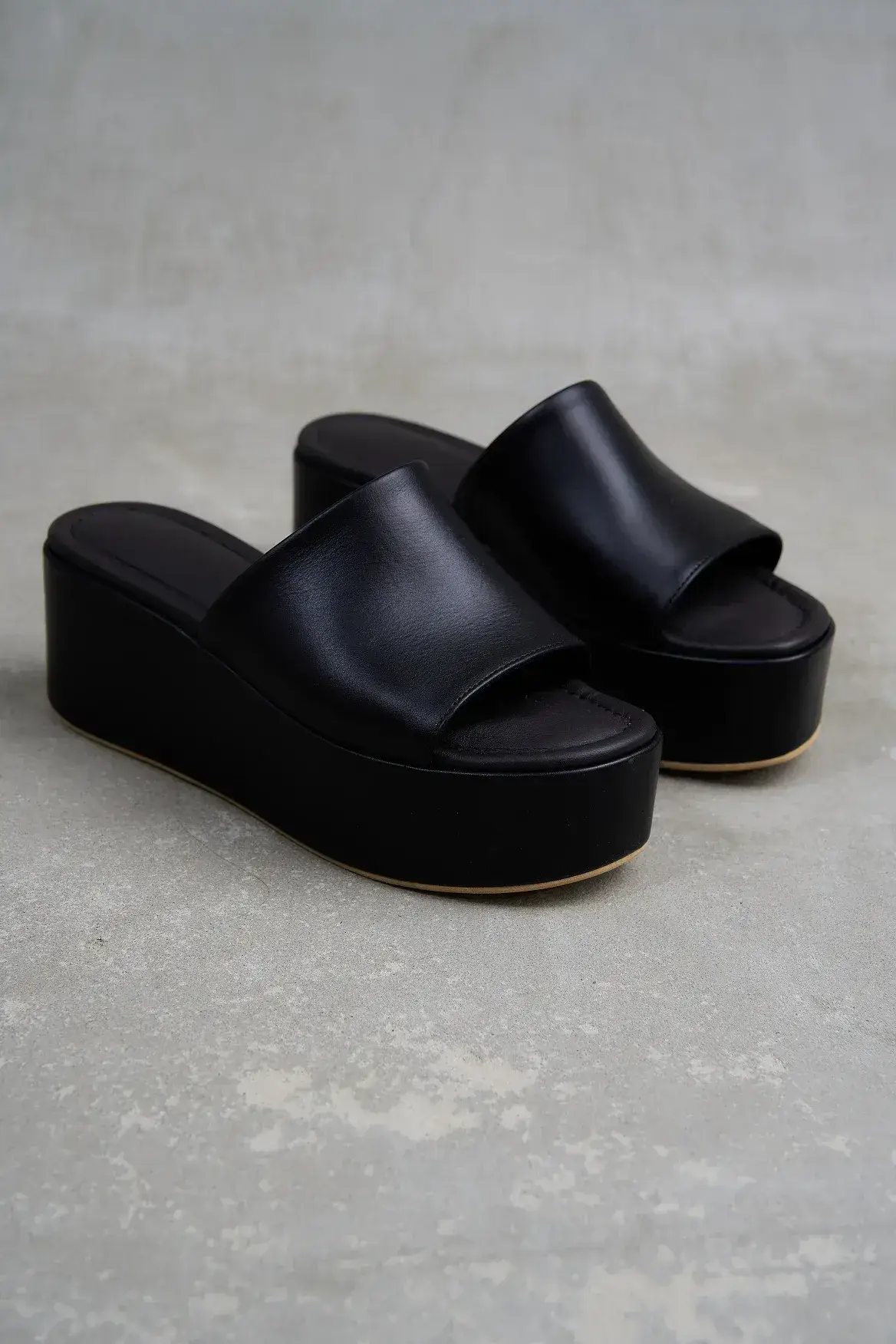 Nenya Fashion Limited – wholesale Sandals – Women's – VIM Leather Platform Sabots10