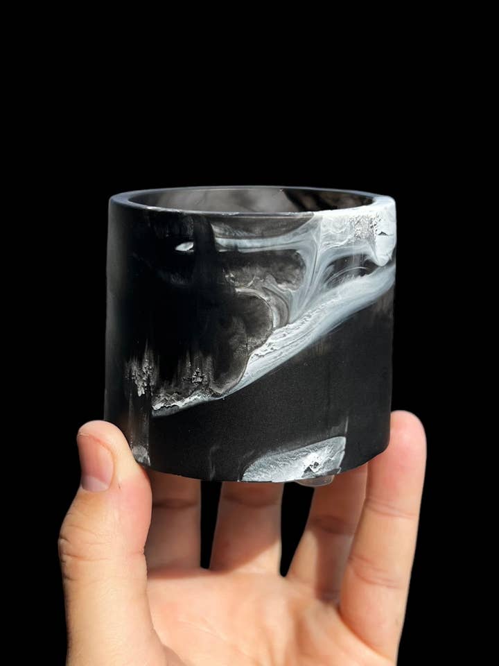 Mini pot à fleurs - Marble Mess pour la vente par Terrestrial