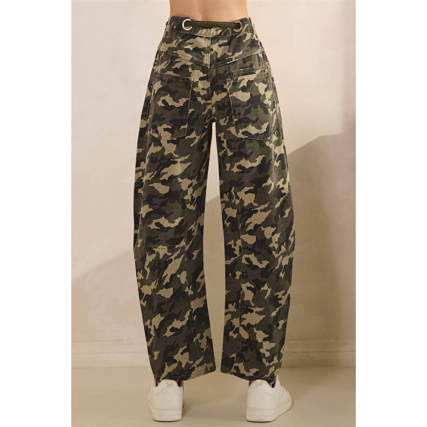Veveret - Wholesale Pants - Women's - Printed Horseshoe Jeans with Belt Detail2
