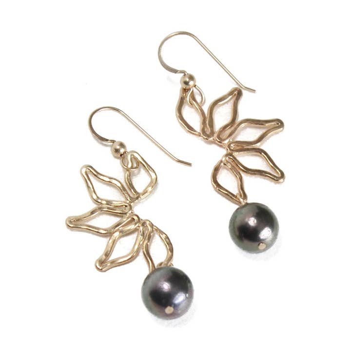 Naupaka balança com pérolas taitianas por atacado de Lahaʻole Designs