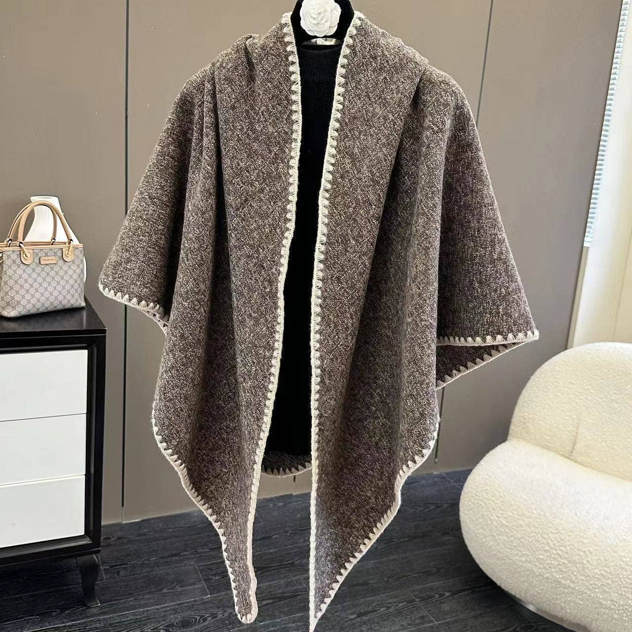 JC Sunny Fashion - Wholesale Scarf - Women's - JC023507 Triangle Embroidered Edge scarf15