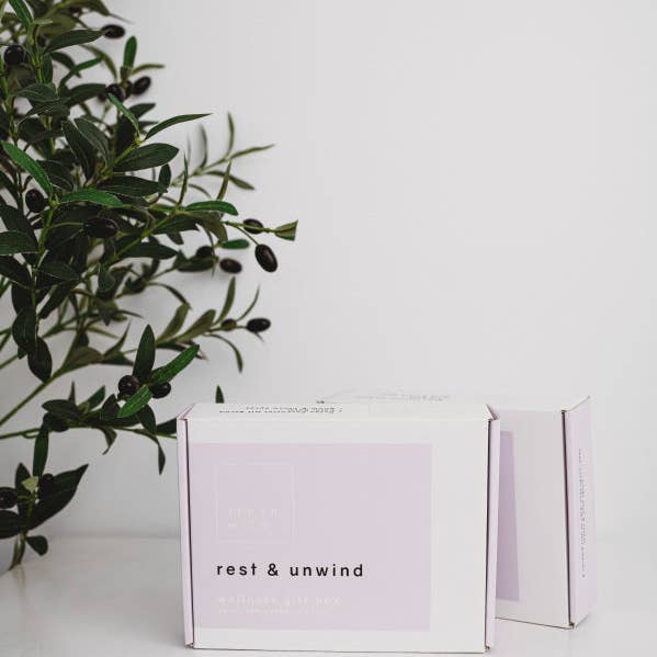 Coffret cadeau bien-être « Repos et détente » pour la vente par The Fresh Wife Soap Company