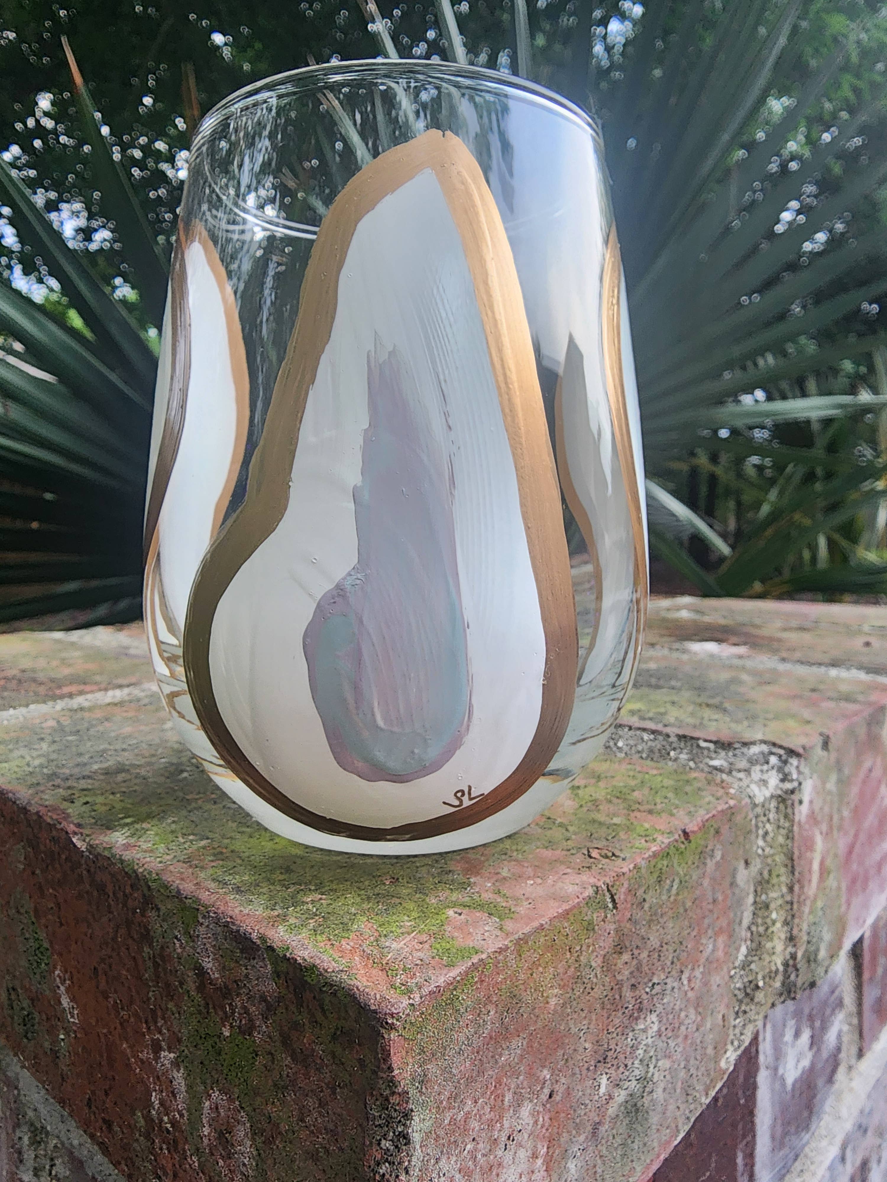 Sugarcane Home – wholesale Wine glass – Stemless Oyster Confetti Glasses