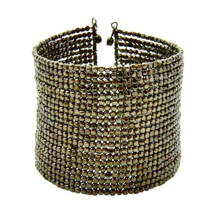 Metal Nugget & Wire Manschett i Gunmetal för wholesale av Erik & Mike