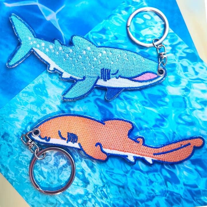 Portachiavi Ricamati con Squalo per la vendita all'ingrosso da parte di Fiveboos Inc