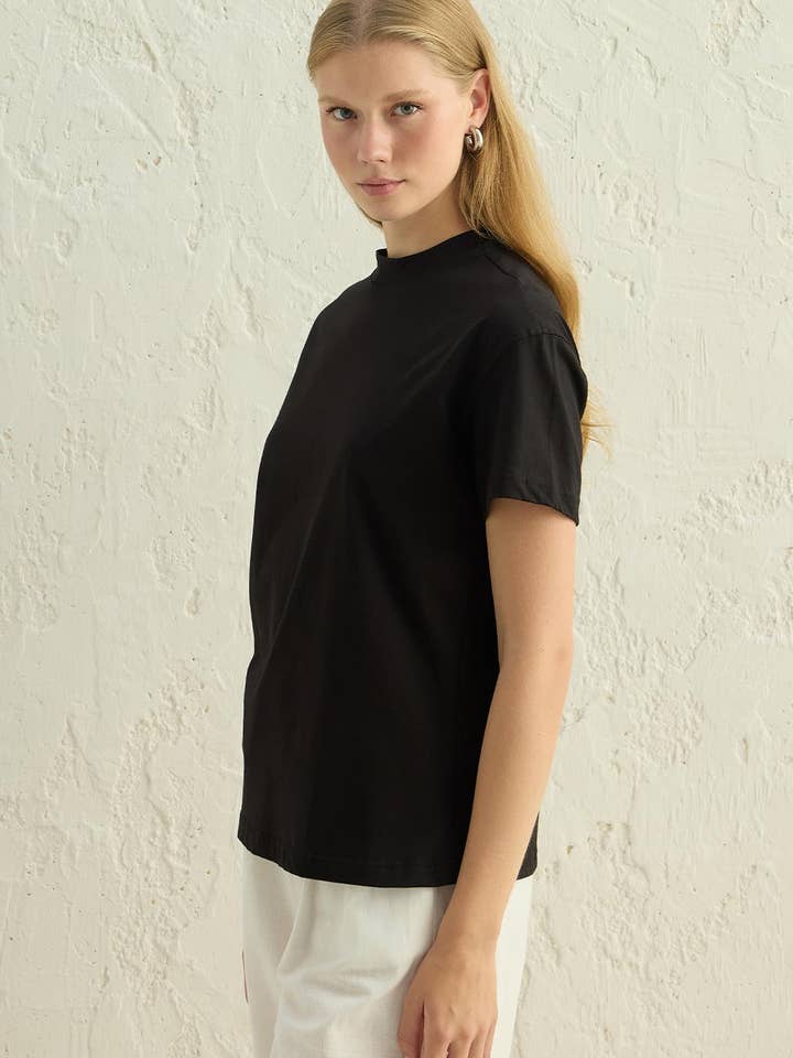 Short Sleeve Basic T-Shirt Black for wholesale by Kadriye Baştürk