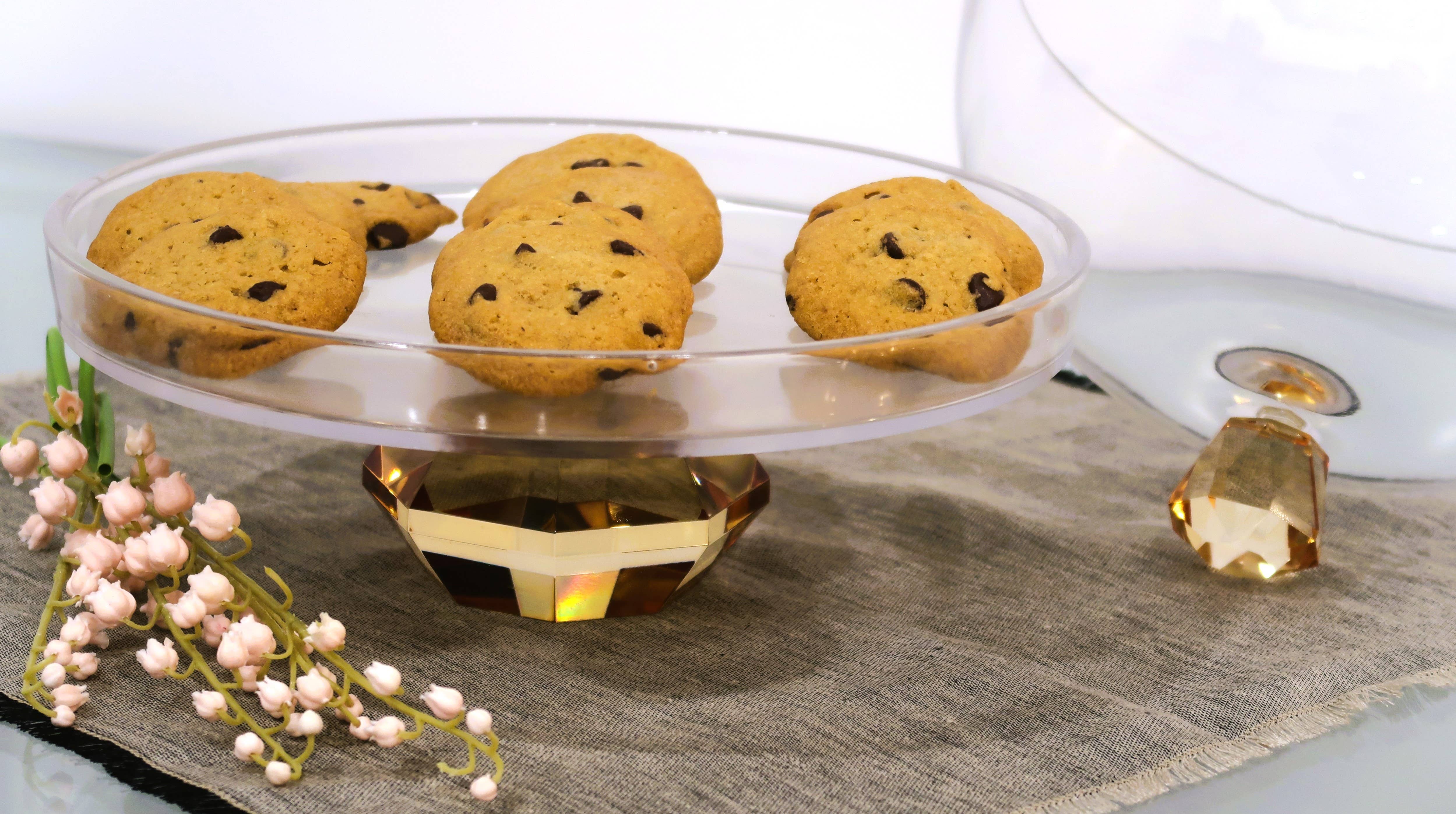 VIVIENCE - Wholesale Cake Stand - Glass Cake Dome with Colored Diamond Base and Knob, 13"D4