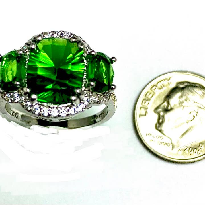 Twan Kee Jewelry – wholesale Cocktail/statement ring – Victorian-Style Green Helenite Halo Sterling Silver Ring2