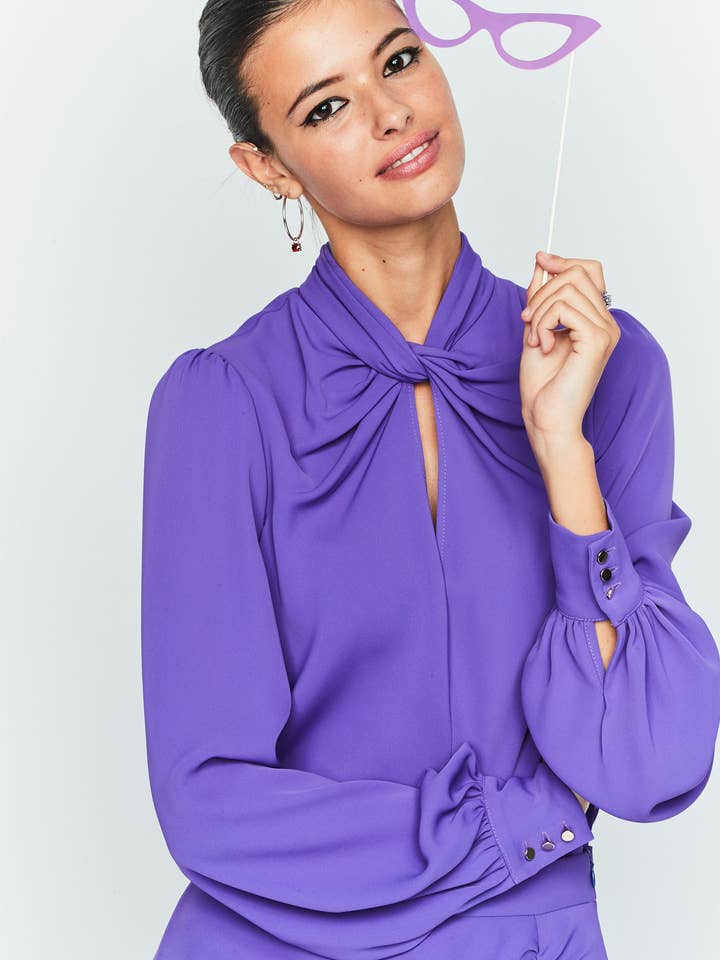 Knot neck blouse. m/long for wholesale by Merletti