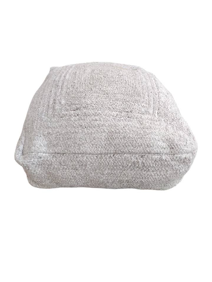 Pouf in PET (filo di poliestere) esterno-interno. 60x60x30 cm per la vendita all'ingrosso da parte di Intertrade s.a