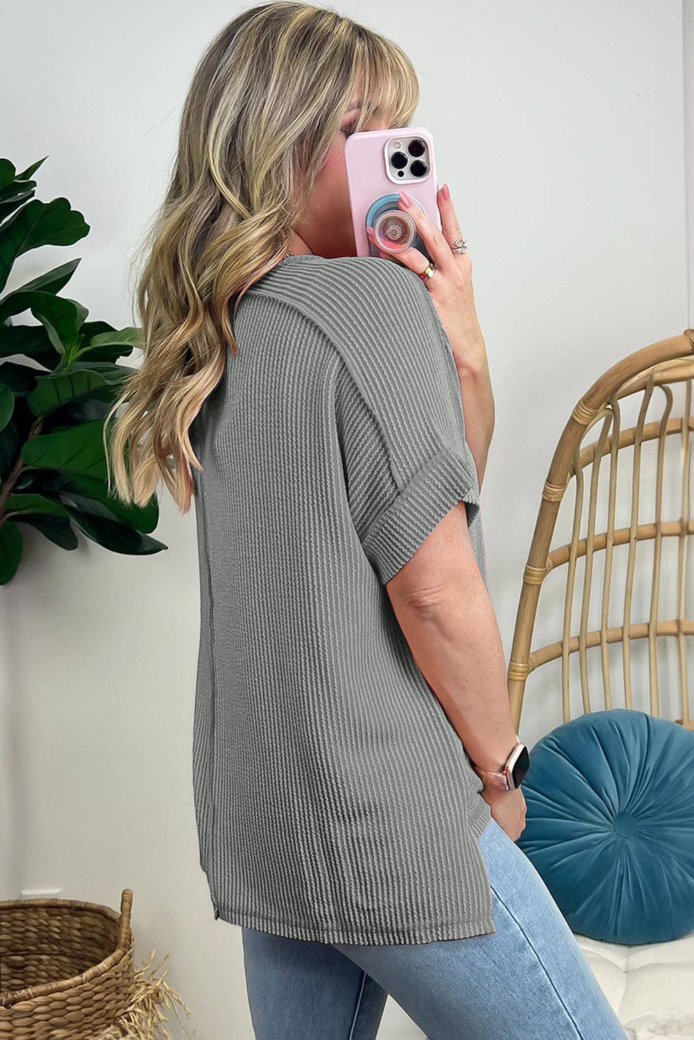 Gris moyen T-shirt à col rond à sequins et motif baseball en vente sur Faire3