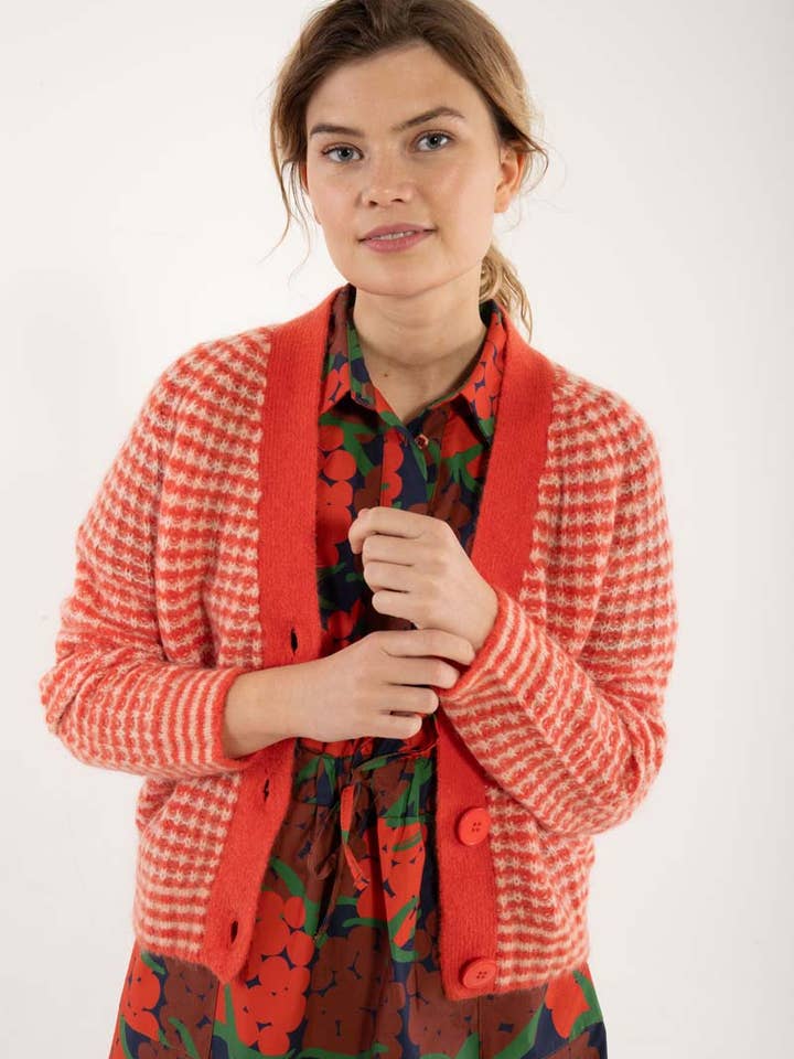 Danefae København - Wholesale Cardigan – Women’s - Danadorable Alpaca Cardigan Bright Red/Powder2