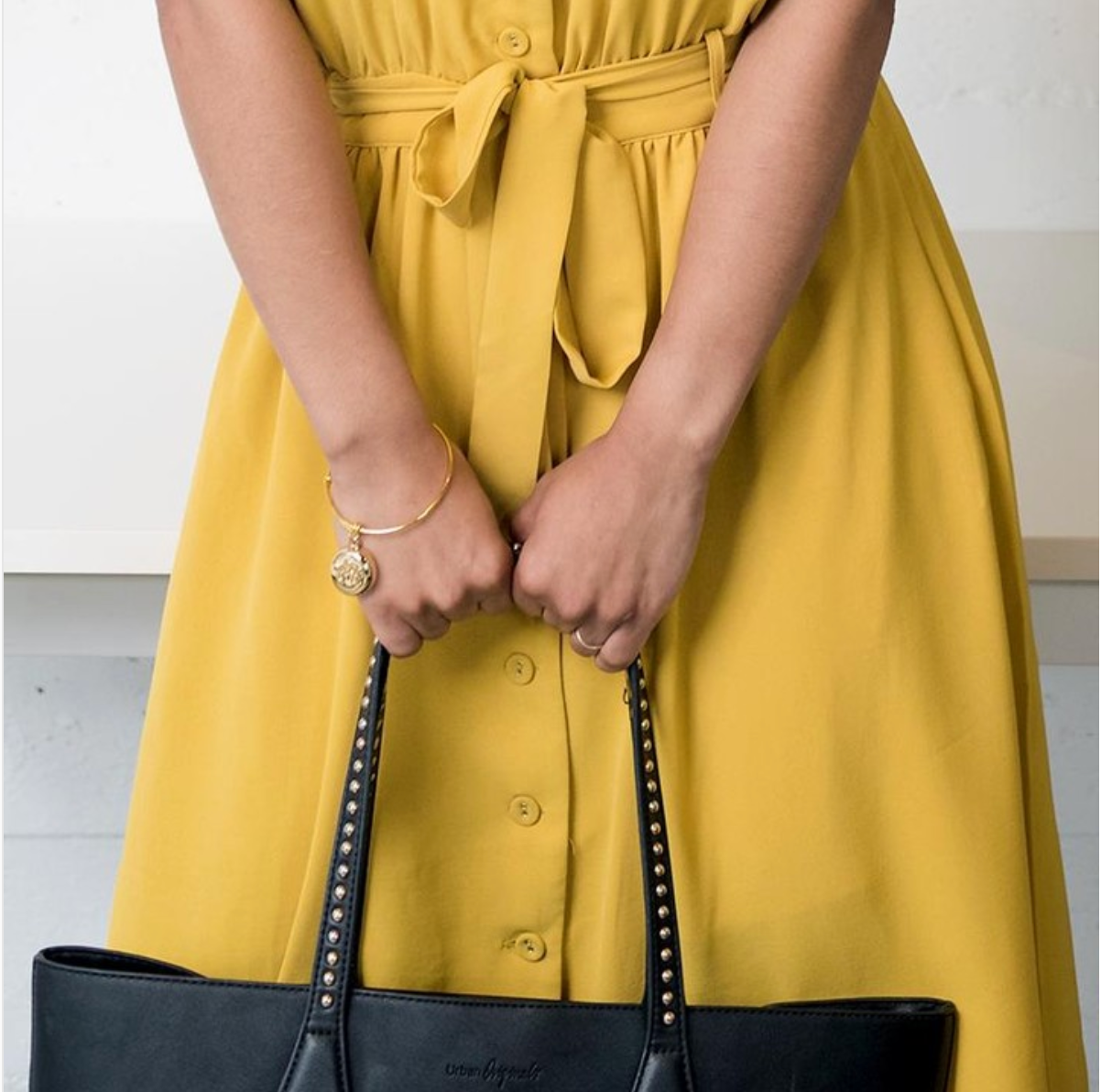 invisaWear - Wholesale Bangle Bracelet - Gold Expandable Bracelet3