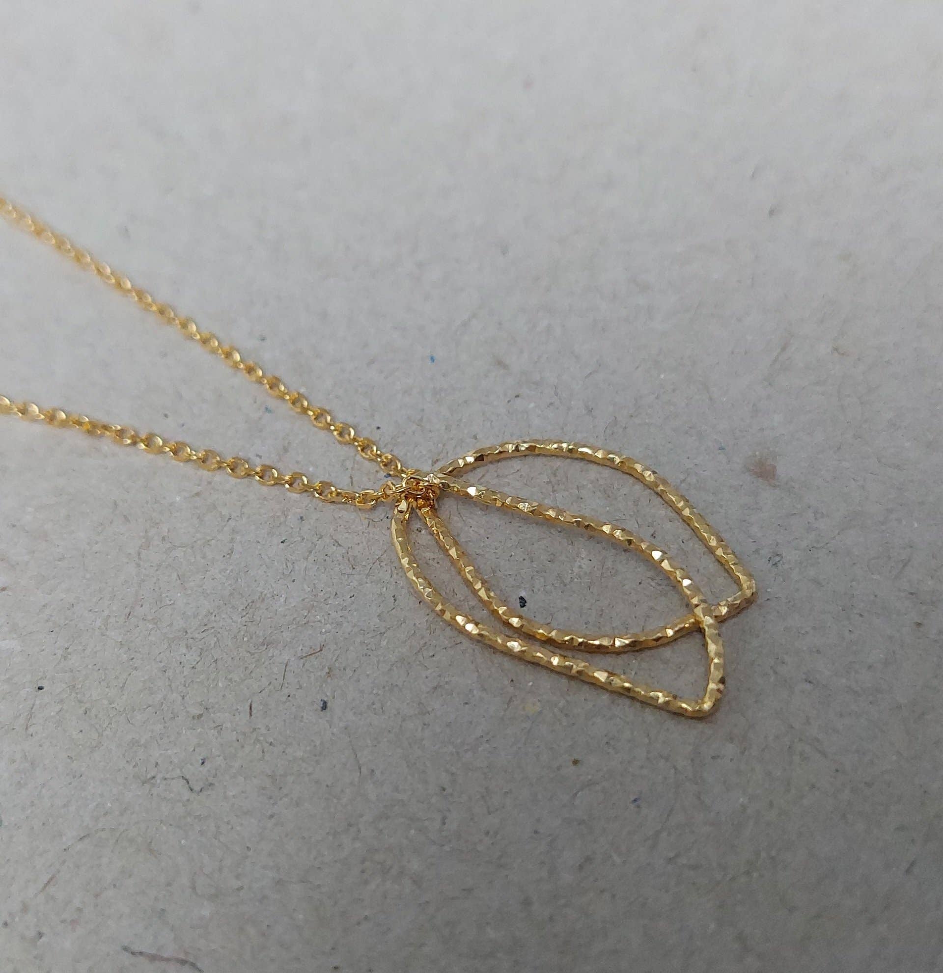 Grethe Winter - Wholesale Pendant/Charm Necklace - Flickering chain0