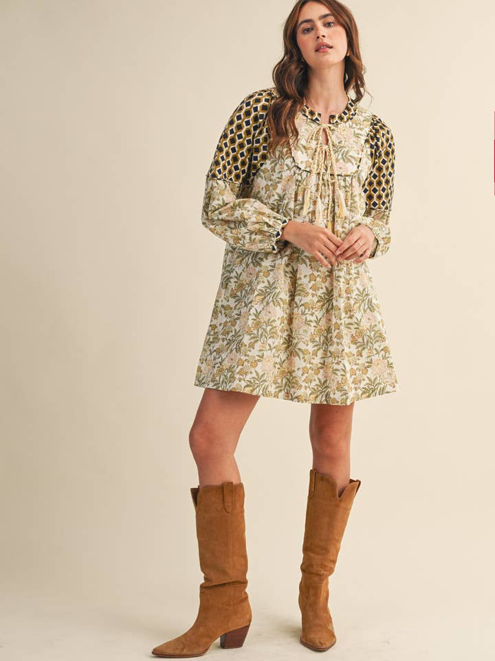 &MERCI - Wholesale Dress - Women's - FLORAL CONTRAST SLEEVE MINI DRESS MDR416921