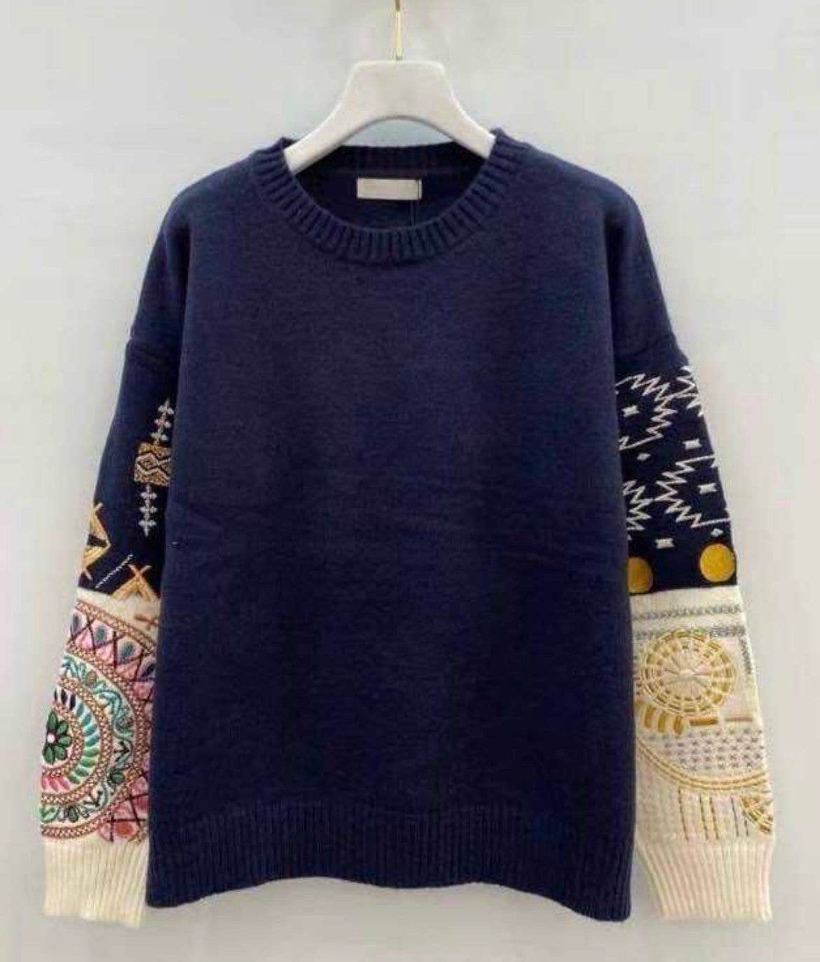 SWEET MAGIC MODA Y COMPLEMENTOS - Wholesale Knit Sweater - Women's - KNIT SWEATER WITH ETHNIC DETAILS ON THE SLEEVE2