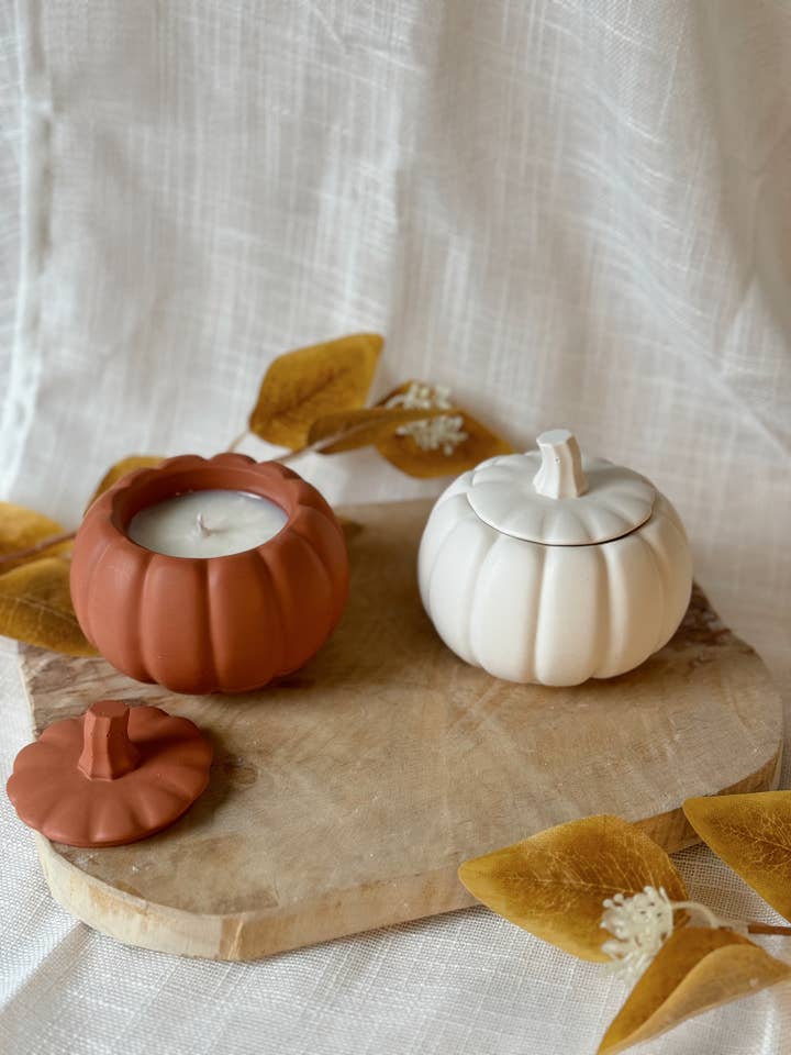 Handmade handmade pumpkin soy wax candle 2 colors for wholesale by My Milky Candle