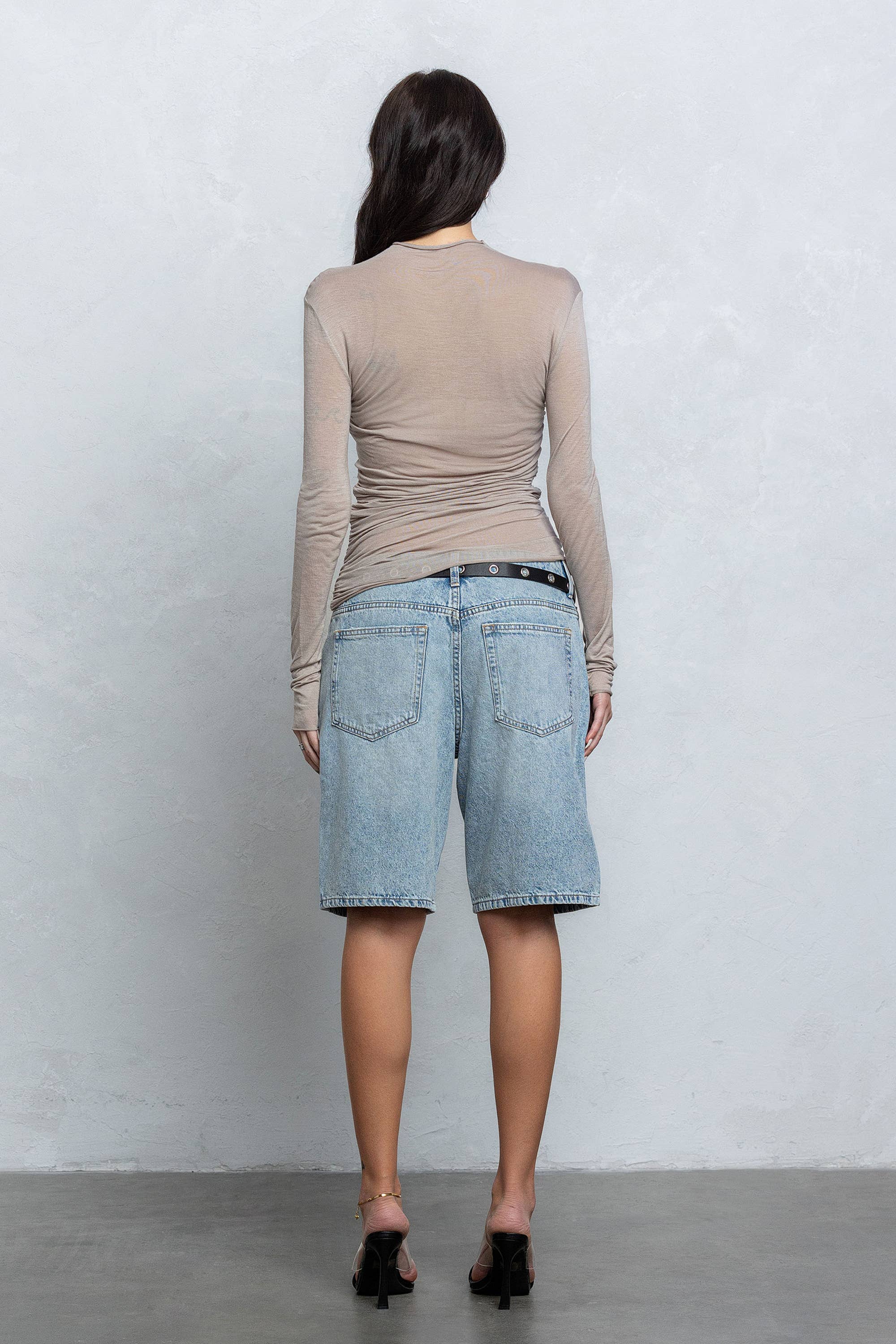 No Vacancy – Engroshandel Bluse - Dame – Gennemsigtig langærmet top med rynket hals12