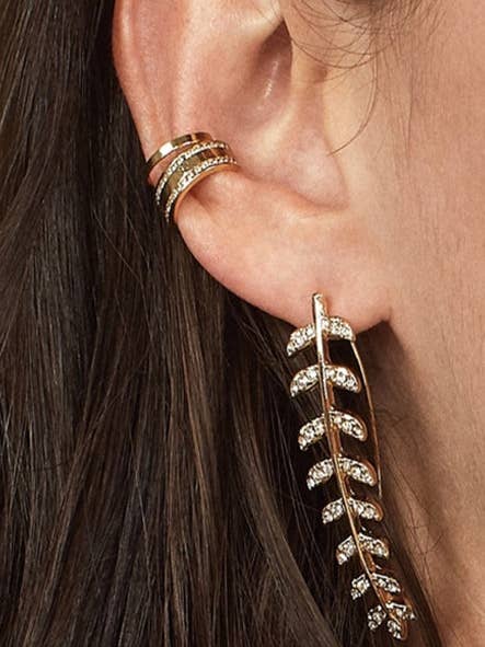 Orecchino a polsino a forma di foglia per la vendita all'ingrosso da parte di FARAH NAZ New York