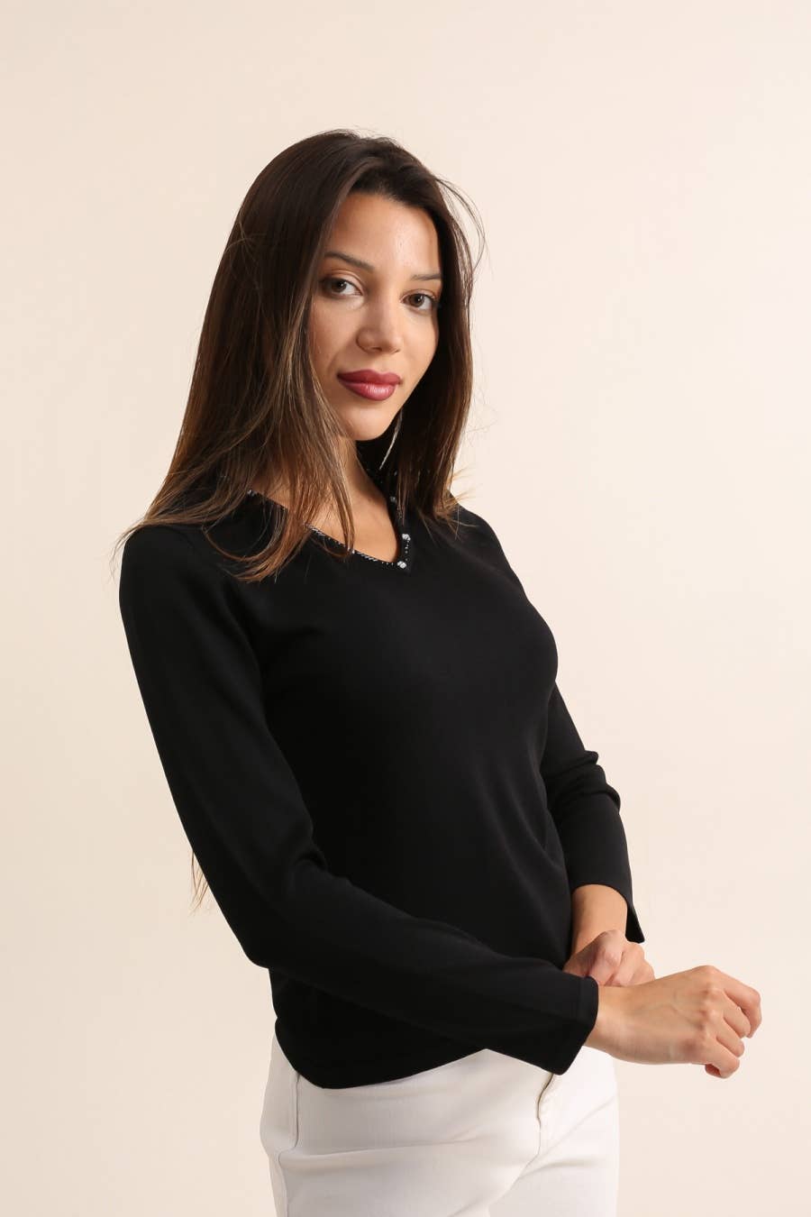 CHOKLATE PARIS - Vente Haut en maille – femme - Maille col V détails perles au col - 21372