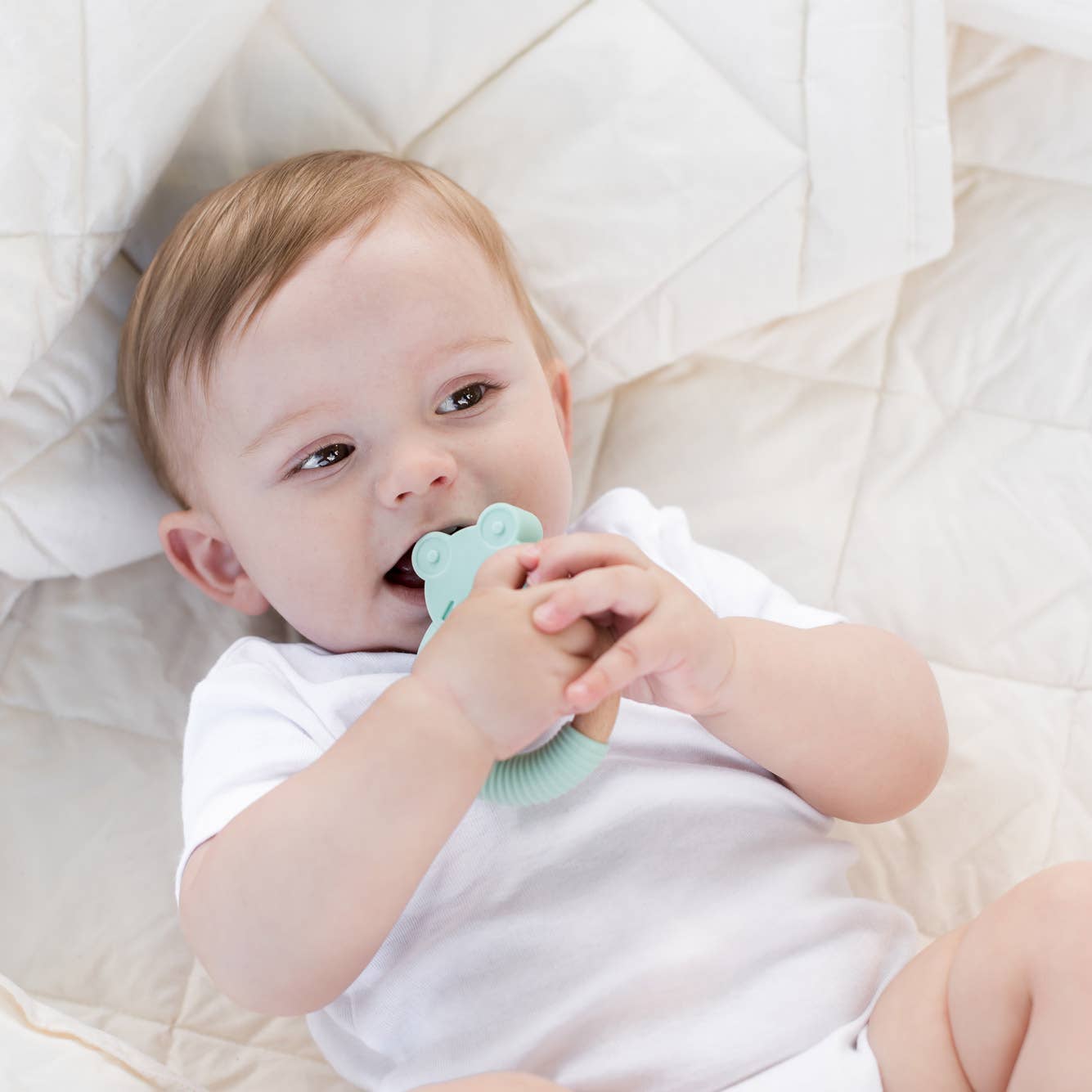 Summerville organic – Großhandel Beißspielzeug (ohne Clip) – Baby – Beißring für Babys aus Silikonholz, Frosch, Grün2