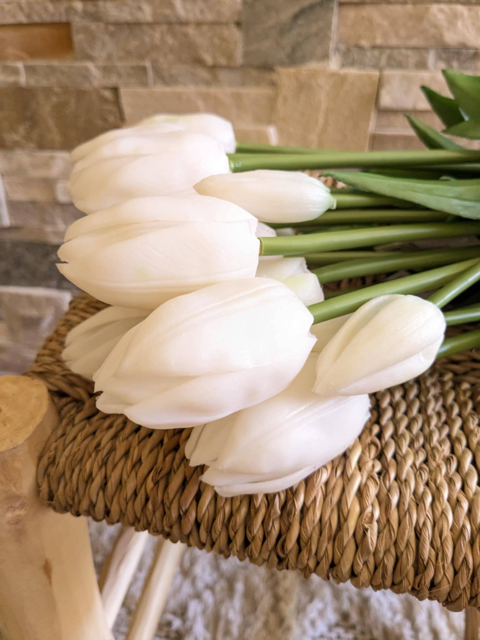 Maison Oline - Wholesale Artificial Flowers - Bouquet of 5 artificial white tulips1