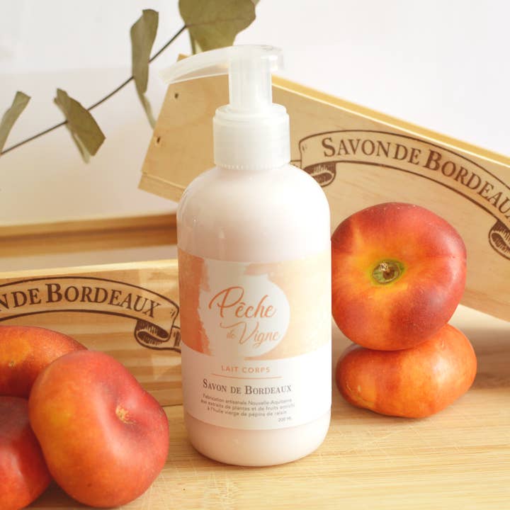 LATTE CORPO ARTIGIANALE PESCA per la vendita all'ingrosso da parte di Savon de Bordeaux