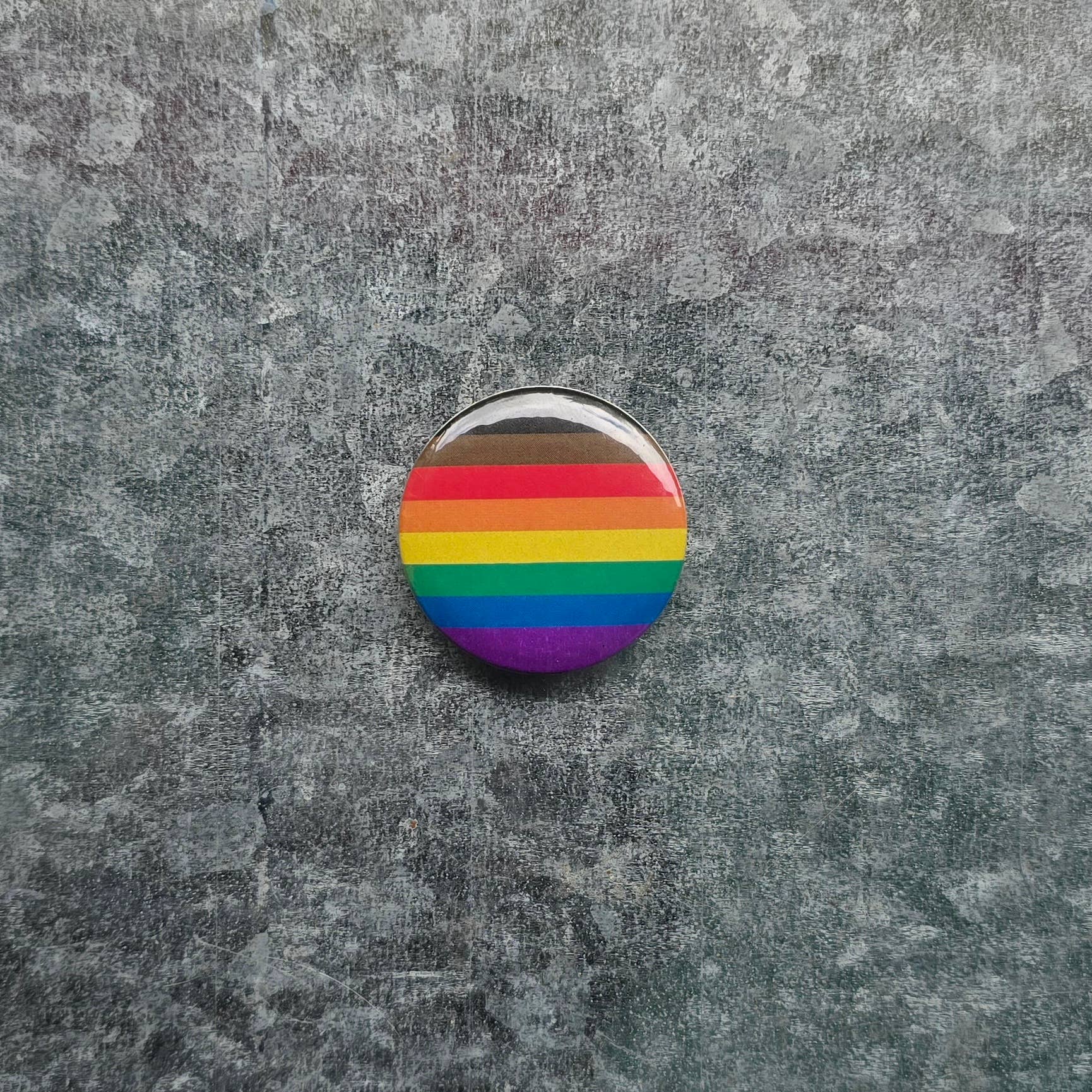 Soulight Rising - Vendita all'ingrosso Spilla da bavero - Bottoni e Magneti con Bandiera dell'Orgoglio LGBTQ+1