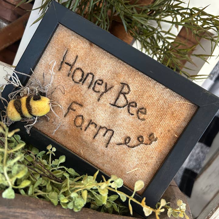 Marquoir primitif artisanal de la ferme aux abeilles pour la vente par Colonial House Primitives