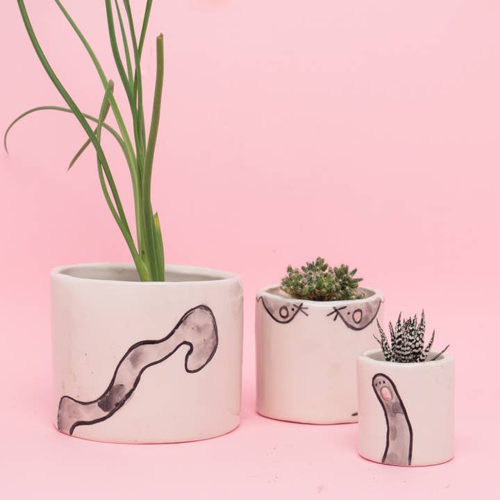 Paulina Marra Ceramics – wholesale Plant pot – Gonzalo Trio: Handmade Cat Planters Set in 3 sizes