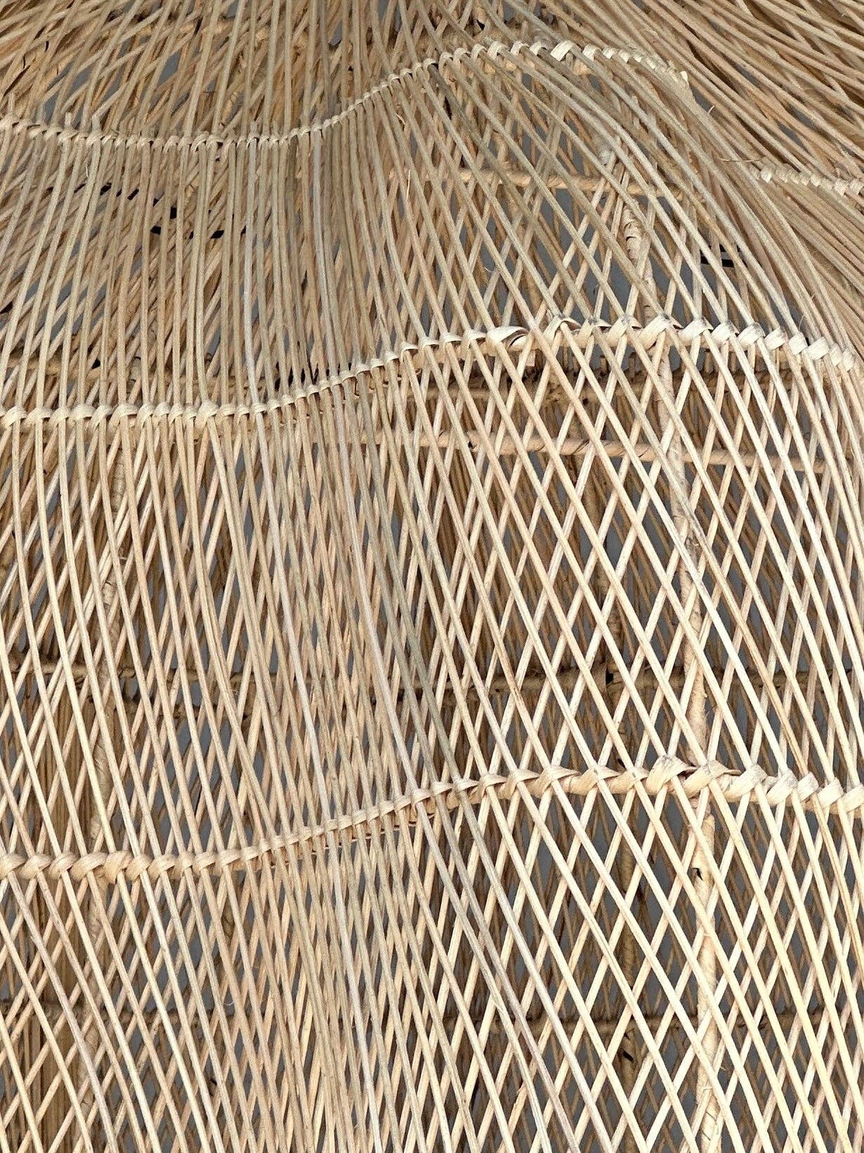 Office Objets - Wholesale Chandelier/Hanging Light - Immense rattan suspension in the shape of a flower, tulip, corolla H:1m; D:1m50114