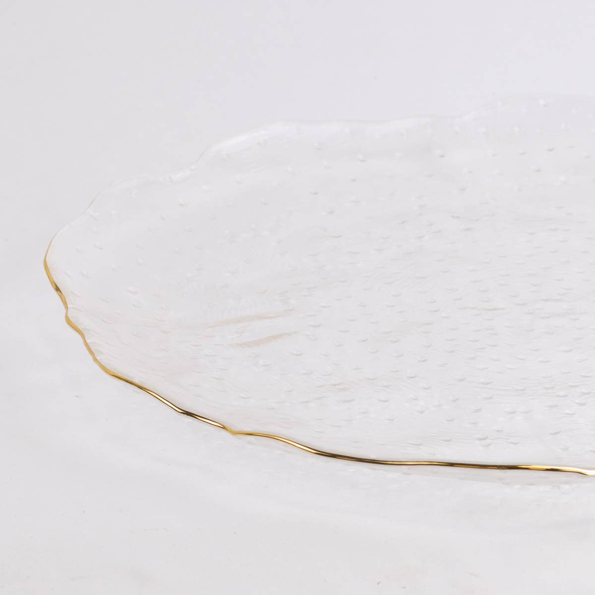 The Royal Standard - Wholesale Platter - Bordeaux Glass Serving Platter    Clear/Gold   13"1