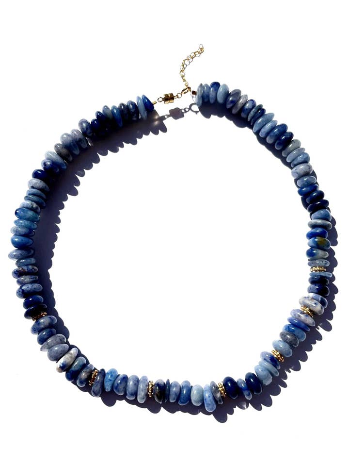 Collana in sodalite ad alta coscienza per la vendita all'ingrosso da parte di Holi Editions