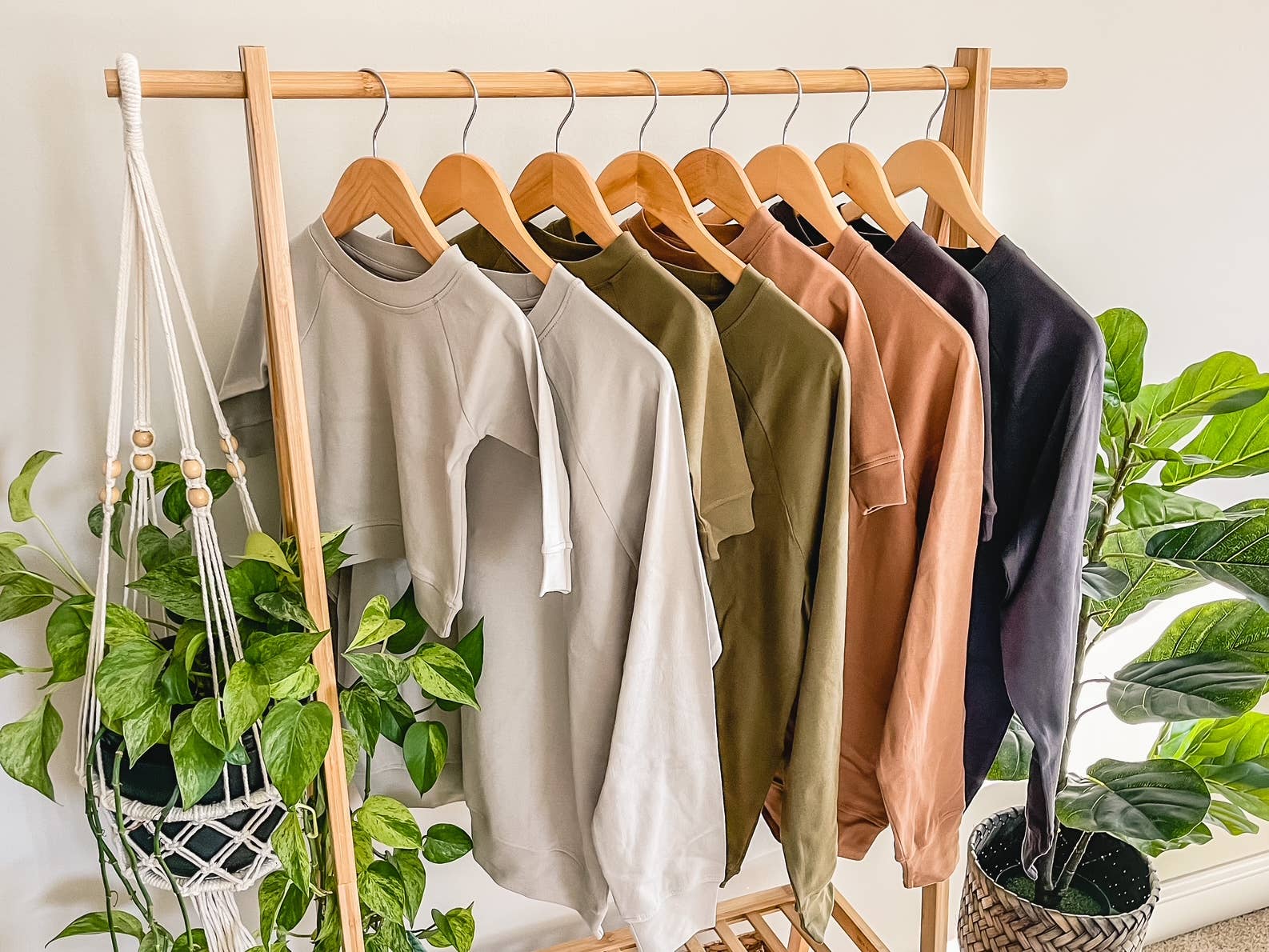 Gaia Baby Goods - Wholesale Sweatshirt - Women's - Women's Organic Cotton Lightweight Long Sleeve Pullover3