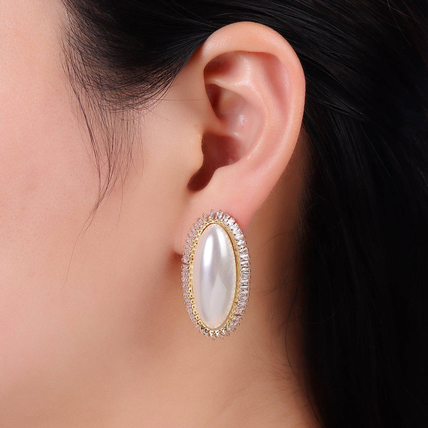 Simply Jewels – wholesale Solitärörhängen – Guld Vintage Guld Baguette Statement Örhängen EA-01472