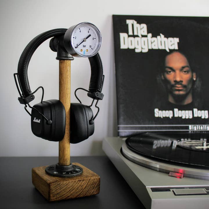 Hörlursställ i trä och metall för wholesale av Strange Workshop