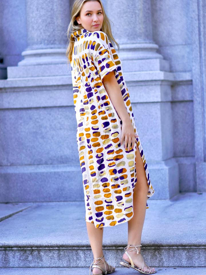 Weißes Gold Zoey Kleid mit geometrischem Muster in Weiß und Gold für den Großhandel auf Faire4