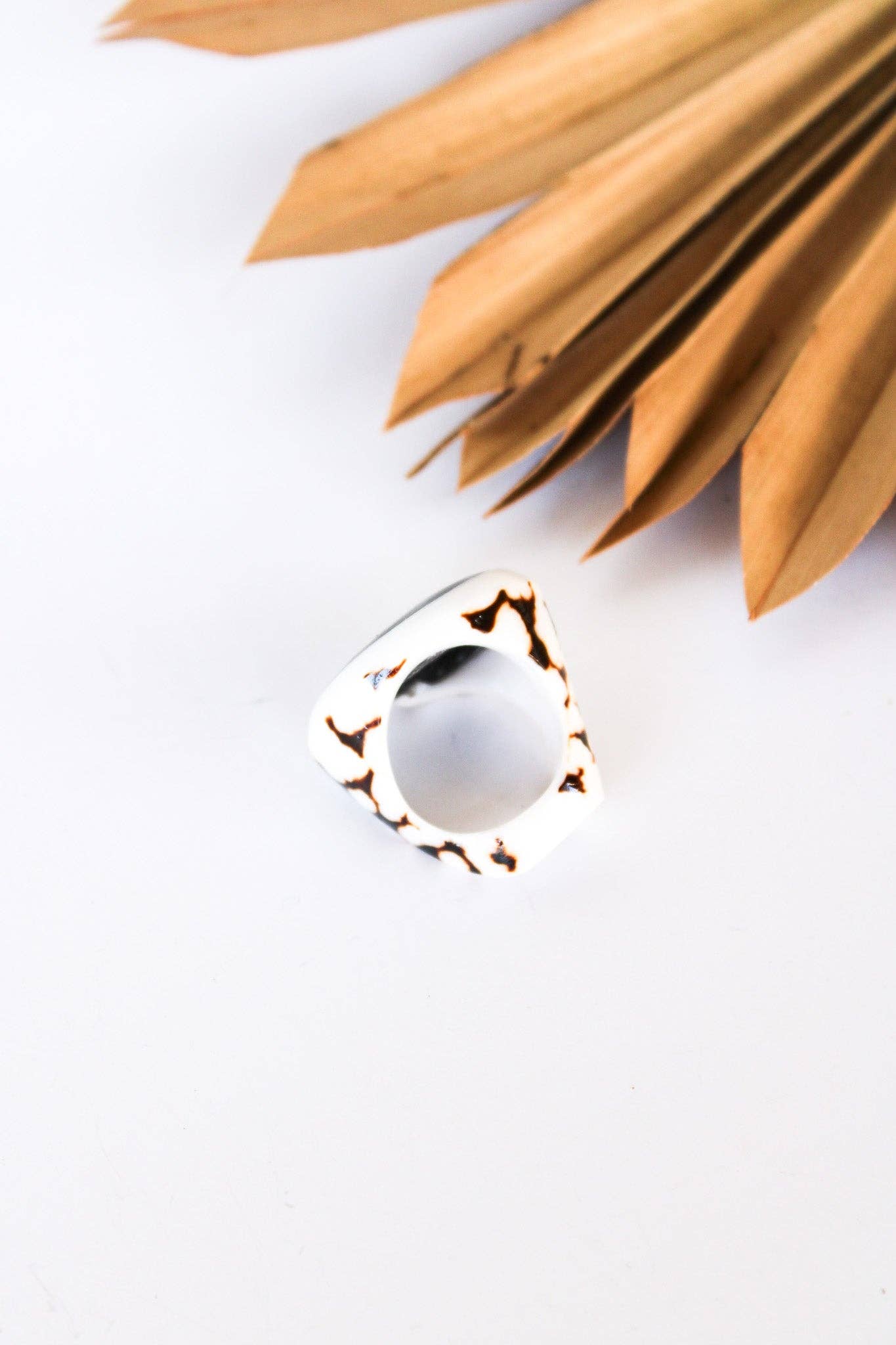 Bali Queen - Wholesale Cocktail/Statement Ring - Bali Shell Rings14